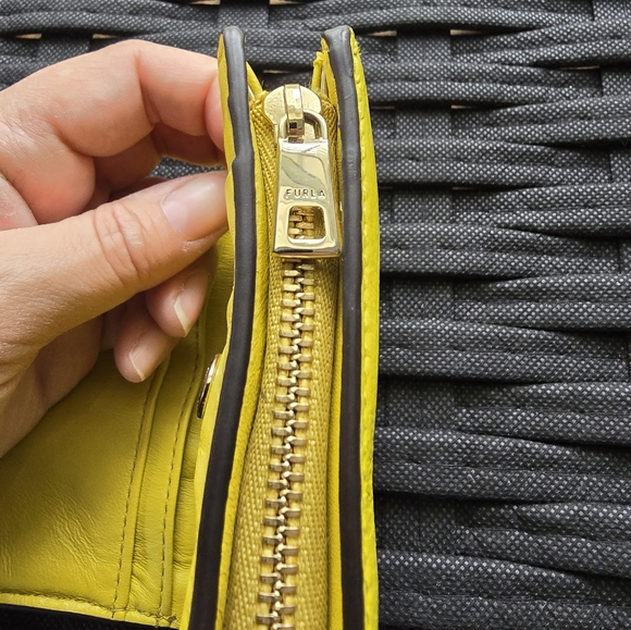 FURLA 💛 Camelia Compact Wallet Canary - Picture 4 of 11